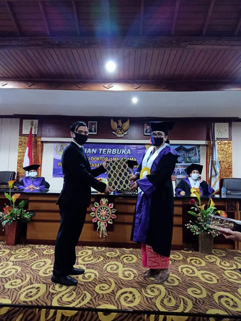 PROMOSI DOKTOR PROGRAM DOKTOR ILMU AGAMA : I GUSTI MADE WIDYA SENA