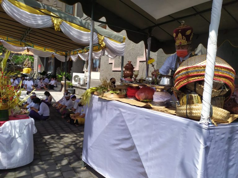 Upanayana Pascasarjana UHN I Gusti Bagus Sugriwa Denpasar
