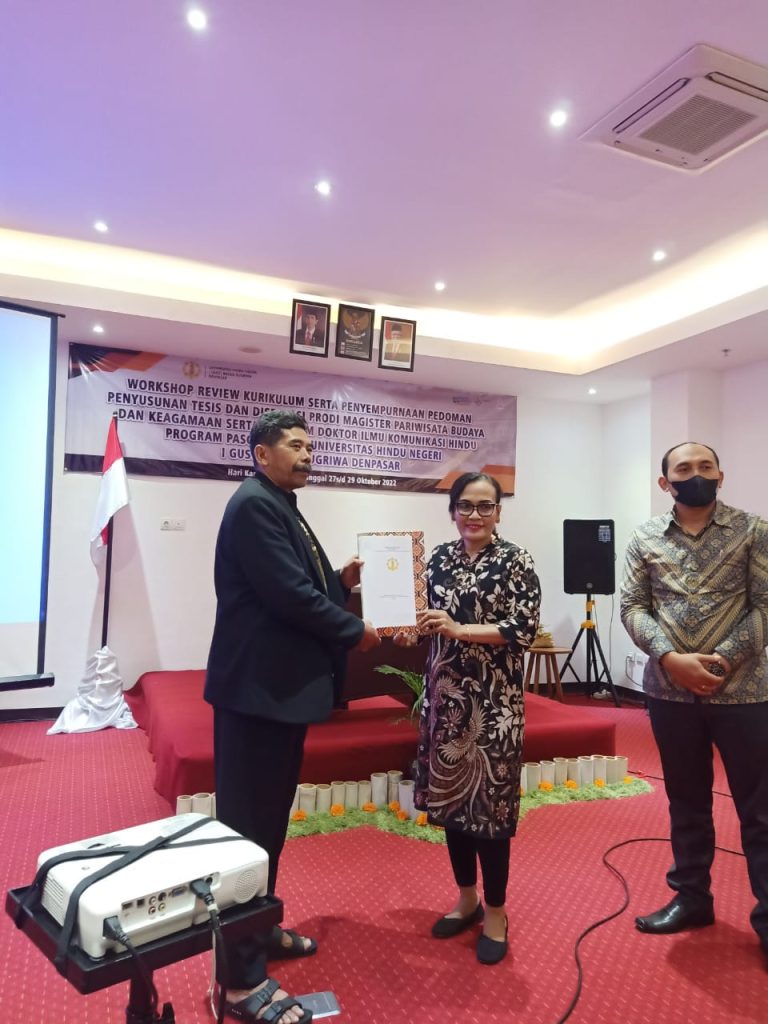Workshop Pengembangan Kurikulum dan Penyusunan Disertasi Prodi Magister Pariwisata Budaya dan S3 IKH