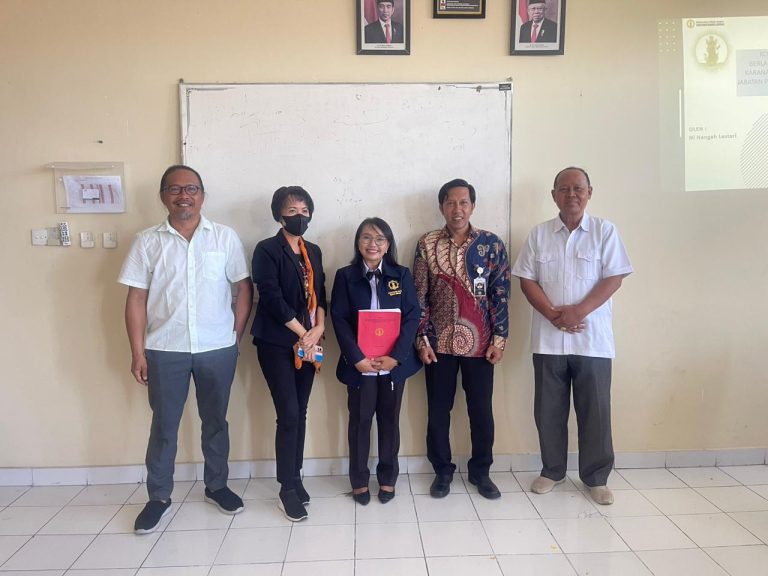 Mengurai Komunikasi Organisasi dengan Tri Hita Karana: Nengah LestariLulus Ujian Seminar Magister Ilmu Komunikasi Hindu