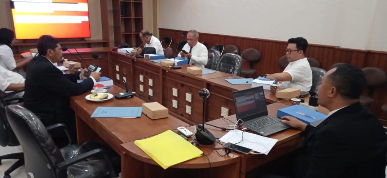 I Nyoman Ranem Berhasil Menyelesaikan Ujian Seminar Hasil dengan Meneliti  Sistem Penentuan Dewasa Ayu di Desa Adat Selulung