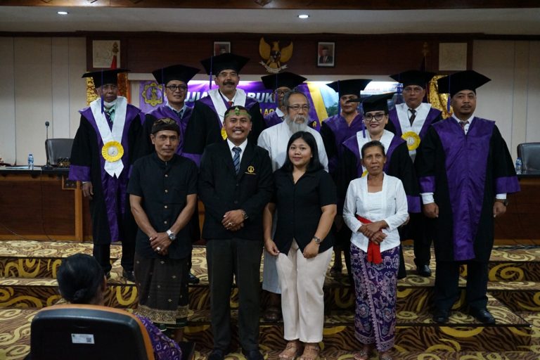 BERTEPATAN DENGAN HARKITNAS KE-116, PASCASARJANA UHN SUGRIWA CETAK DOKTOR KE-138