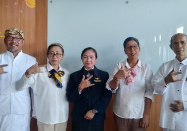 Seminar Hasil Penelitian Pariwisata Budaya dan Keagamaan di UHN I Gusti Bagus Sugriwa Denpasar: Ni Putu Ayu Wikantin Sukses Gelar Ujian