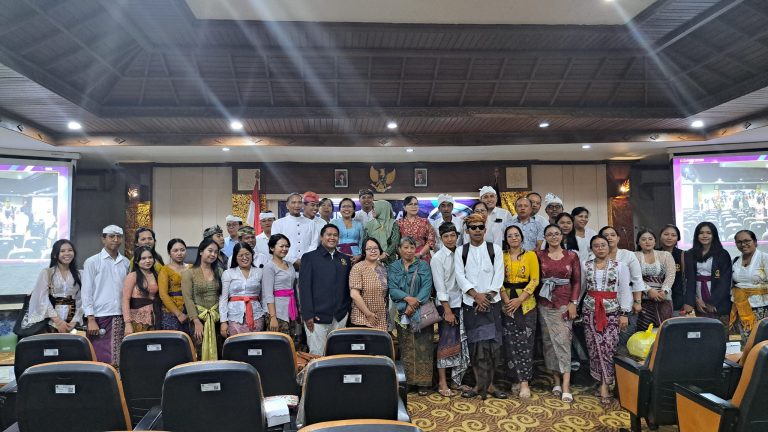 BERTEMAKAN “PERAN PENDIDIKAN DALAM MENDORONG MODERASI BERAGAMA DAN KERUKUNAN SOSIAL, RATUSAN MAHASISWA UHN IGB SUGRIWA IKUTI STADIUM GENERAL