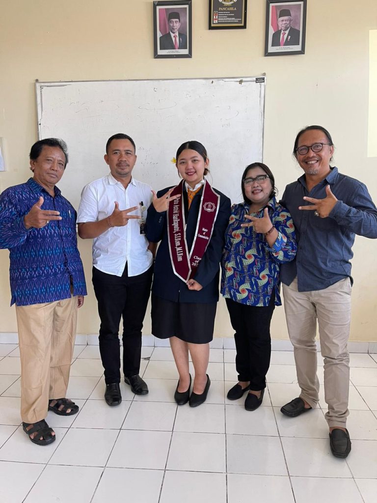 Mengungkap Kekuatan Semiotika: Perjalanan Tesis Putu Astrid Harikaputri dalam Dunia Patung Monyet di Sanna Ubud