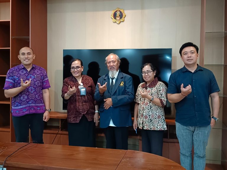 Ujian Seminar Hasil Penelitian Magister Brahma Widya UHN I Gusti Bagus Sugriwa: I Wayan Sukrayasa Bahas Komodifikasi Upacara Ngaben di Desa Legian