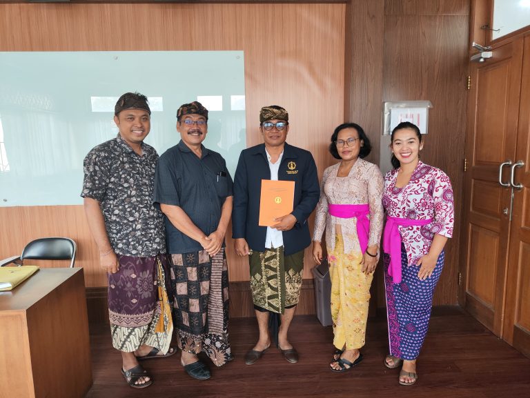 Ujian Tesis Magister Pendidikan Bahasa Bali di UHN I Gusti Bagus Sugriwa Denpasar: I Pande Made Muliawan Bahas Pembelajaran Bahasa Bali di SMK