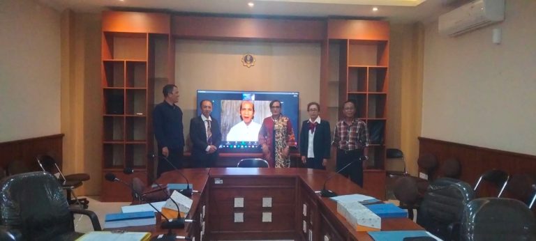 3 Aspek Transformasi Nilai Spiritual Melalui Melukat: Ujian Seminar Hasil Penelitian Doktor I Ketut Arta Widana di UHN I Gusti Bagus Sugriwa Denpasar