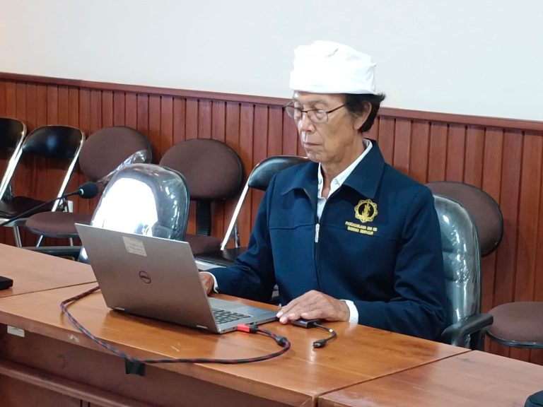 Ujian Tesis I Nyoman Parbasana: Studi Atman sebagai Sat Guru dalam Ajaran Jnana Buda Siwa di Ashram Lembah Bhayam