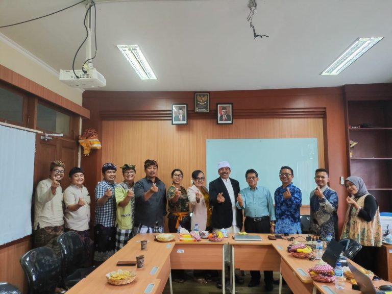 REKTOR UHN IGB SUGRIWA SAMPAIKAN APRESIASI KEPADA TIM ITJEN PADA EXIT MEETING EVALUASI BANTUAN LITAPDIMAS