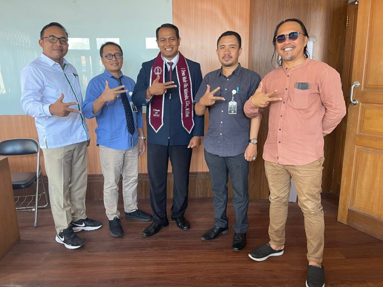 Ujian Tesis I Dewa Made Oka Mahendra: Mengupas Komunikasi Persuasif BPBD Kota Denpasar dalam Mitigasi Kecelakaan di SMK Bintang Persada