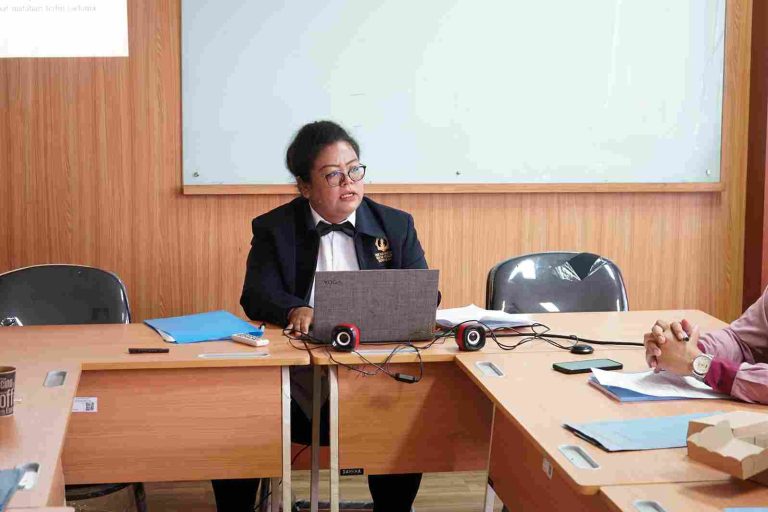 Ujian Proposal Penelitian Ni Ketut Windhi Maretha: Meneliti Pelaksanaan Rsi Yajna Pada Hari Raya Siwaratri di Kota Mataram