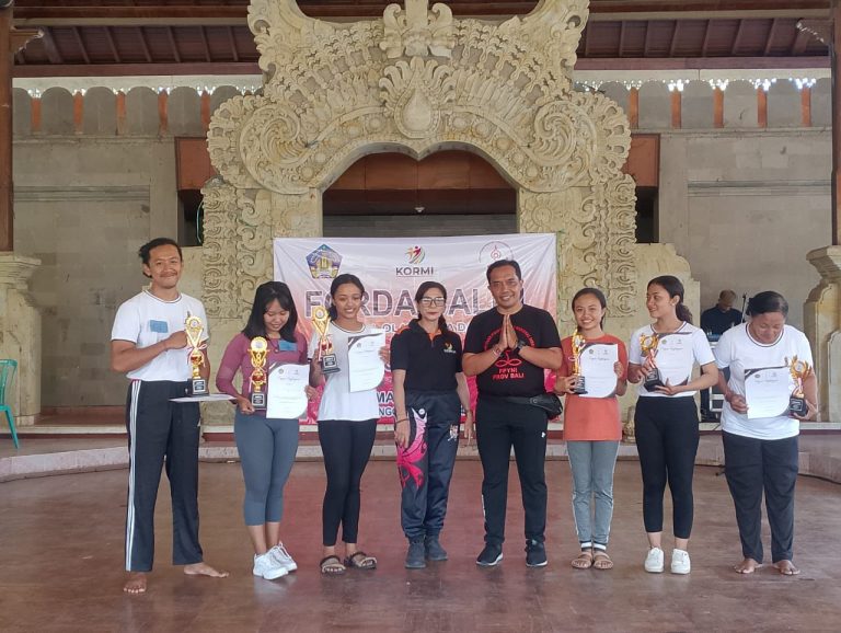 MAHASISWA UHN SUGRIWA RAIH JUARA LOMBA YOGA PADA FORDA BALI