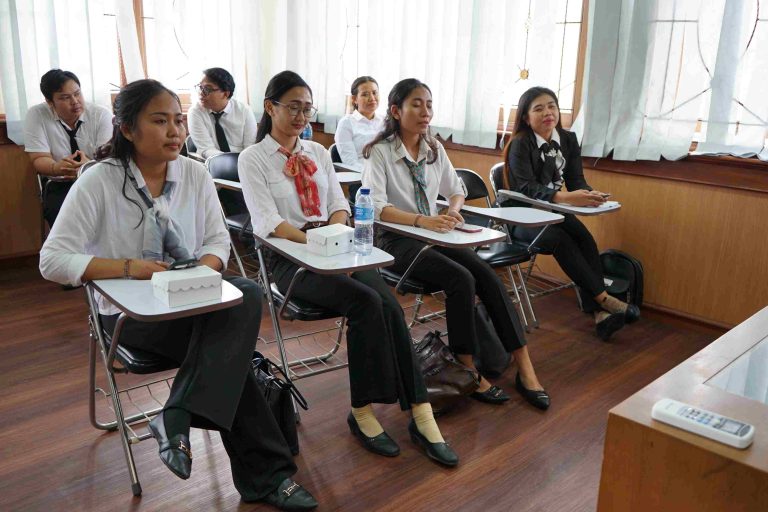 Diikuti 247 Mahasiswa Baru, Pascasarjana UHN Sugriwa Laksanakan Orientasi Pengenalan Kampus dan Upanayana