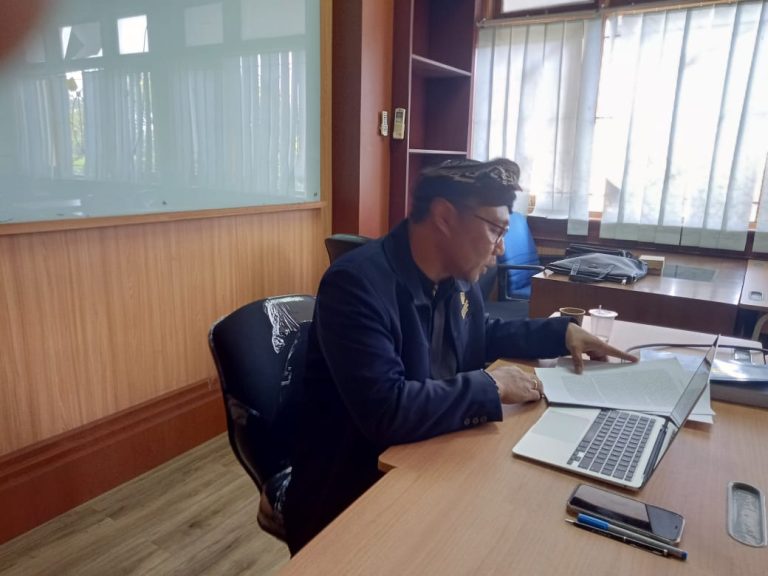 “Mengupas Dinamika Aguron-aguron Calon Sulinggih di Kota Denpasar: Ujian Seminar Hasil Penelitian I Made Arka”