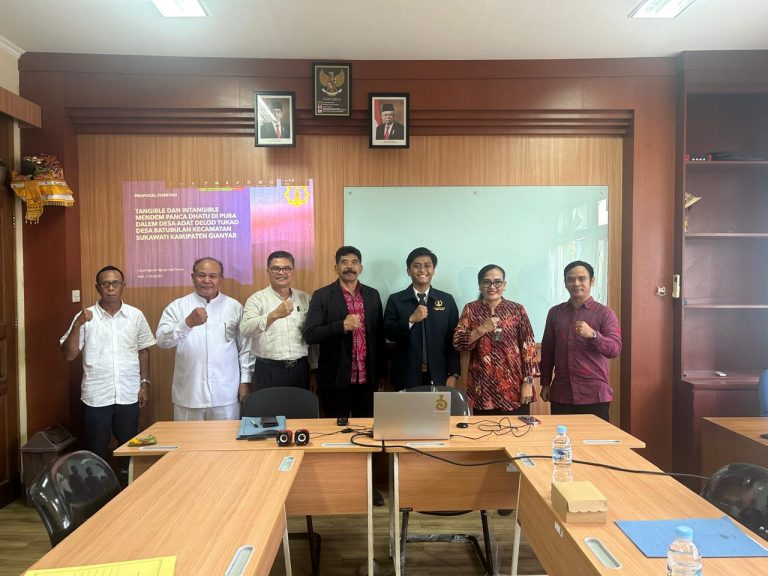 “Ujian Proposal Penelitian I Gusti Ngurah Agung Panji Tresna: Meneliti Tangible dan Intangible Mendem Panca Dhatu di Pura Dalem Desa Adat Delod Tukad, Batubulan”