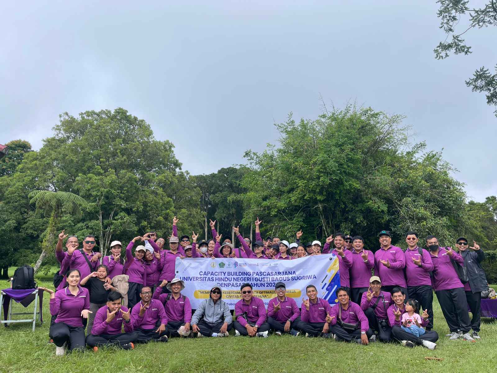 Mempererat Kebersamaan dan Optimalisasi Kinerja: Capacity Building Pascasarjana UHN I Gusti Bagus Sugriwa di Kebun Raya Bedugul