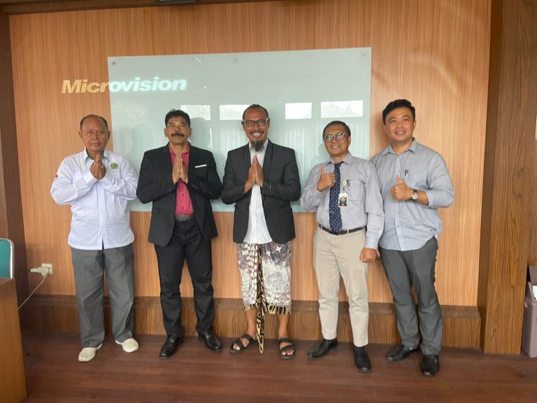 Mengkaji Komunikasi Transendental dalam Sraddha dan Bhakti: Ujian Proposal Putu Haryana Parwatha