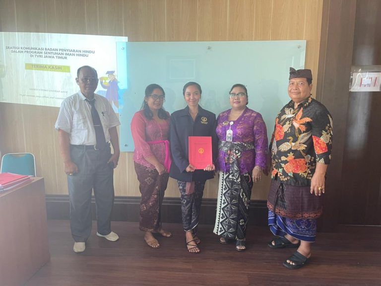 Ujian Proposal Penelitian S2 Ilmu Komunikasi Hindu: Widya Ayu Chandra Bahas Strategi Komunikasi Badan Penyiaran Hindu