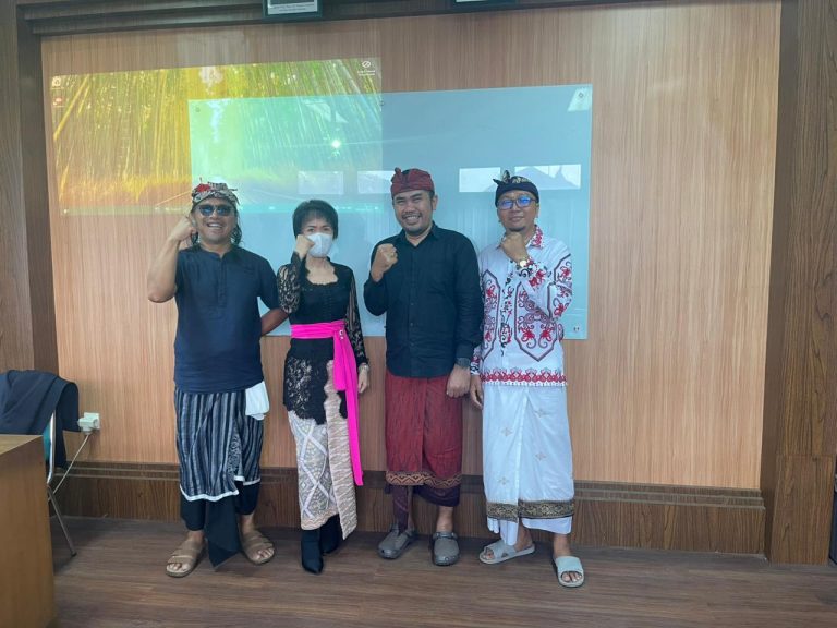 Ujian Proposal Penelitian S2 Ilmu Komunikasi Hindu: I Wy Ana Kurniawan Bahas Manajemen Komunikasi dalam E-Government