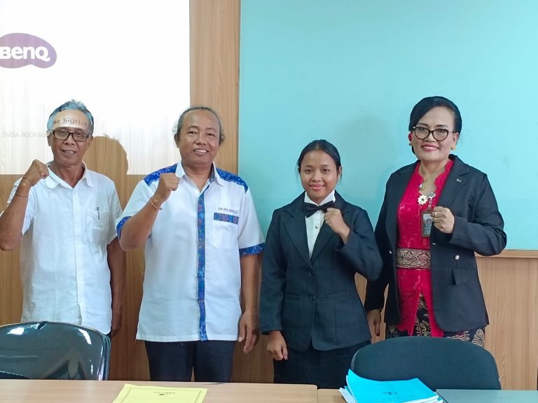 Penentuan Dewasa Ayu dalam Upacara Pawiwahan: Ujian Proposal Ni Wayan Sukmawati di Pascasarjana UHN Sugriwa