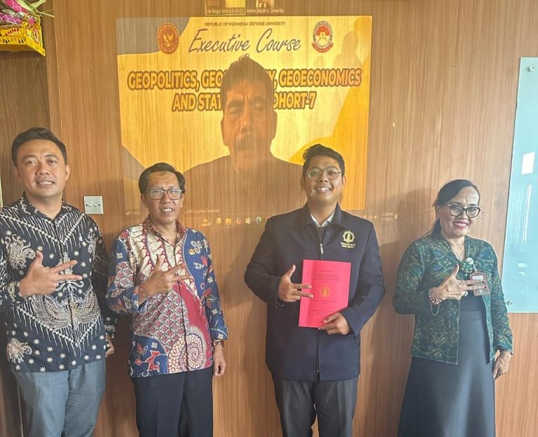 Ujian Proposal Penelitian Ida Bagus Andre Putra Dewangkara: Mengupas Komunikasi Interpersonal Remaja Perempuan Bali yang Mengalami Fenomena Hamil Pra-Nikah