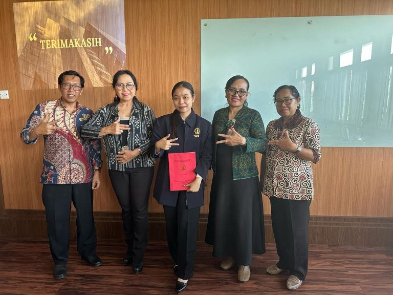 Ujian Proposal Penelitian Dewi Melania Ningrum: Strategi Komunikasi Pemasaran dalam Membangun Brand Awareness Geopark Ijen