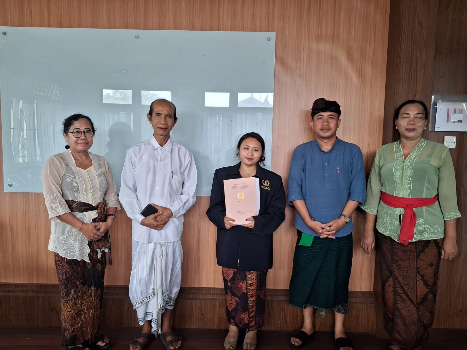Ujian Proposal Penelitian Maria Bertila Bere: Menelaah Implementasi Kode Etik Pariwisata dalam Mendukung Pariwisata Berkelanjutan di Canggu