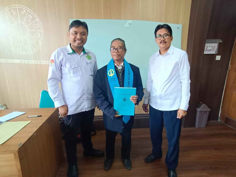 I Nyoman Gede Arya Pandita Teliti Bale Pegat di Besakih: Kajian Mendalam dalam Ujian Tesis
