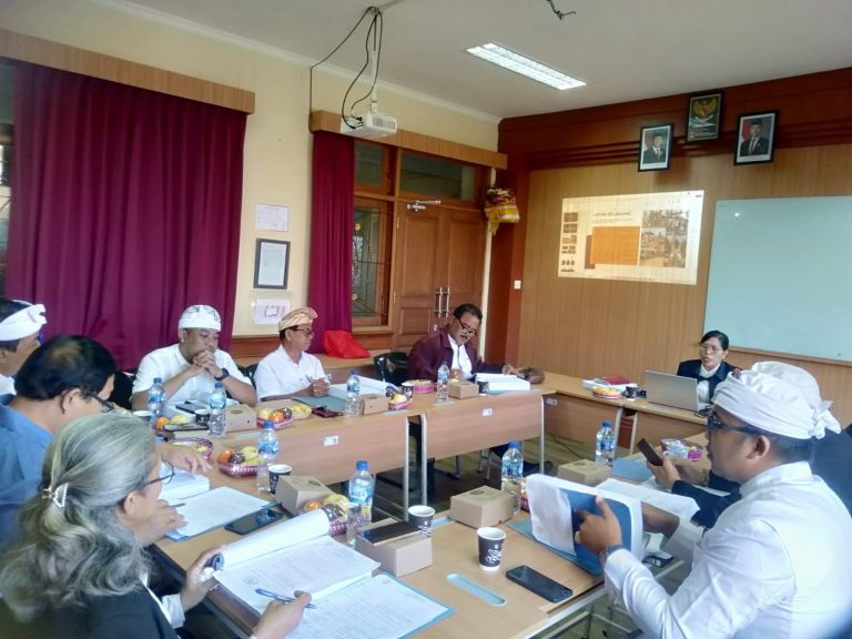 Pascasarjana UHN Sugriwa Gelar Ujian Tertutup Disertasi Ni Luh Aryani tentang Praktik Keberagamaan di Pura Dalem Kerangkeng