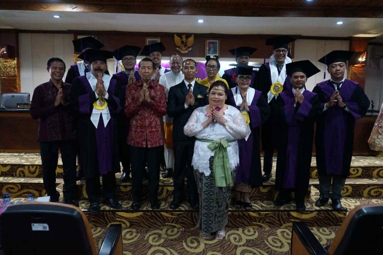 Implementasi Kepemimpinan Asta Brata: I Gusti Putu Tirtayasa Jalani Ujian Terbuka Program Doktor Ilmu Agama