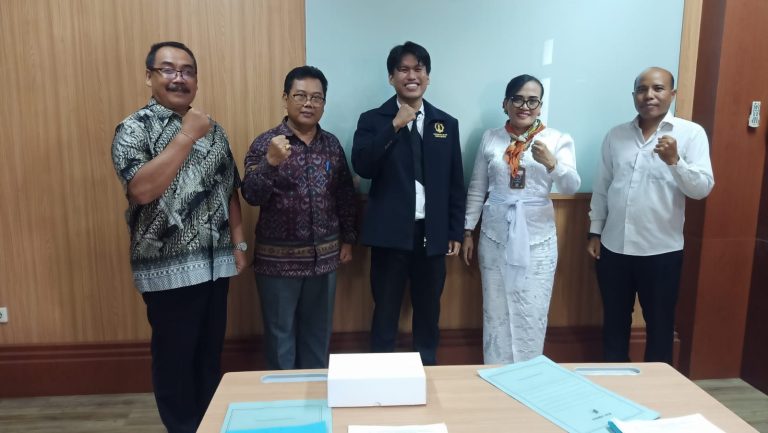 Ujian Seminar Proposal Tesis I Gede Eka Surya Kanta Kaji Kepemimpinan Brumbun dalam Perspektif Teologi Hindu