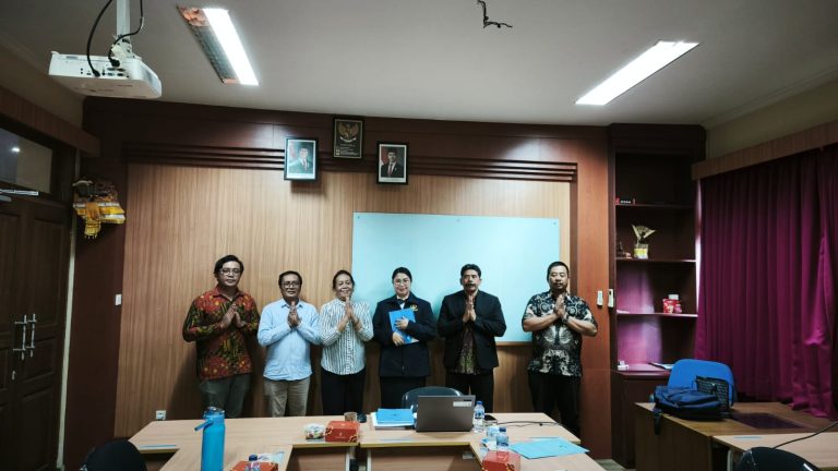 Ujian Kualifikasi Disertasi Ida Ayu Agung Windayani Kusumaharani Bahas Sanksi Adat dan Upacara Ngaben
