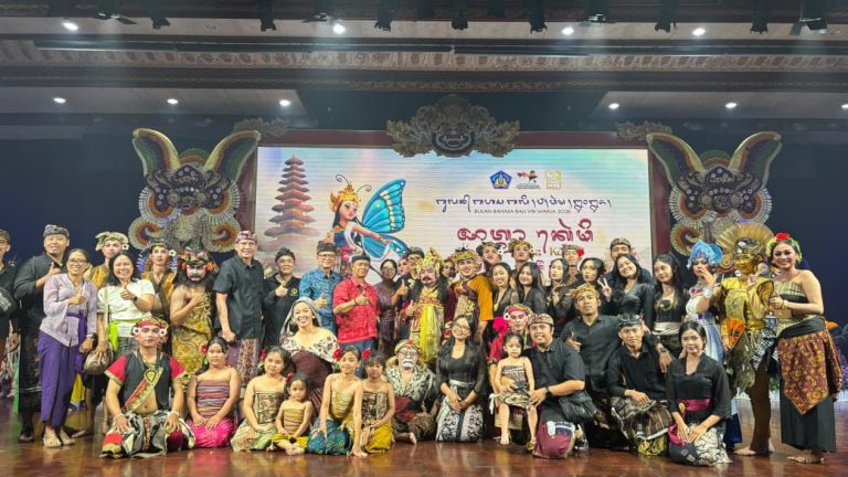 Penampilan UKM Tari Tabuh Ratna Saraswati dan UKM Pedalangan UHN Sugriwa Memukau Penonton Lewat Fragmen “I Sigir Jlema Tuah Asibak”