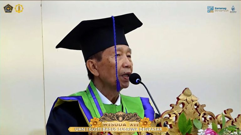 Momen Wisuda XII UHN Sugriwa: Made Mangku Pastika Raih Gelar S3 Kedua, Buktikan Belajar Tak Kenal Usia