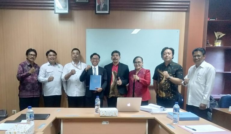 Ujian Seminar Hasil Disertasi Dedy Diana Putra Angkat Dinamika Keagamaan Urban di Kota Denpasar
