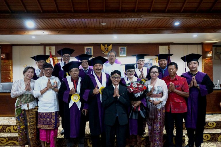 Bedah Astronomi-Astrologi Hindu, Gede Endy Kumara Gupta Raih Doktor ke-177 UHN Sugriwa dengan Predikat Pujian