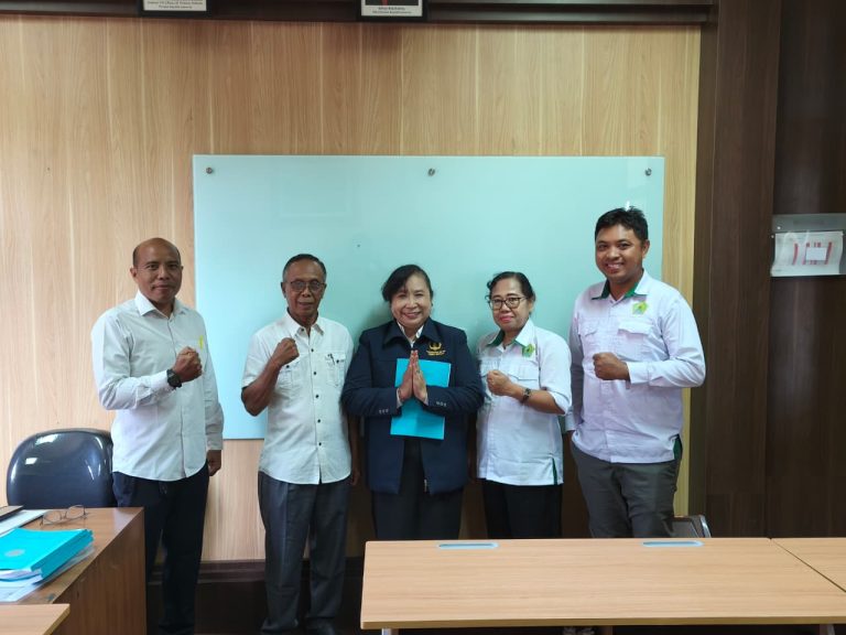 Pergeseran Nilai Altruisme: Mahasiswa Pascasarjana UHN Sugriwa Bedah Implementasi Karma Yoga di Desa Adat Petiga