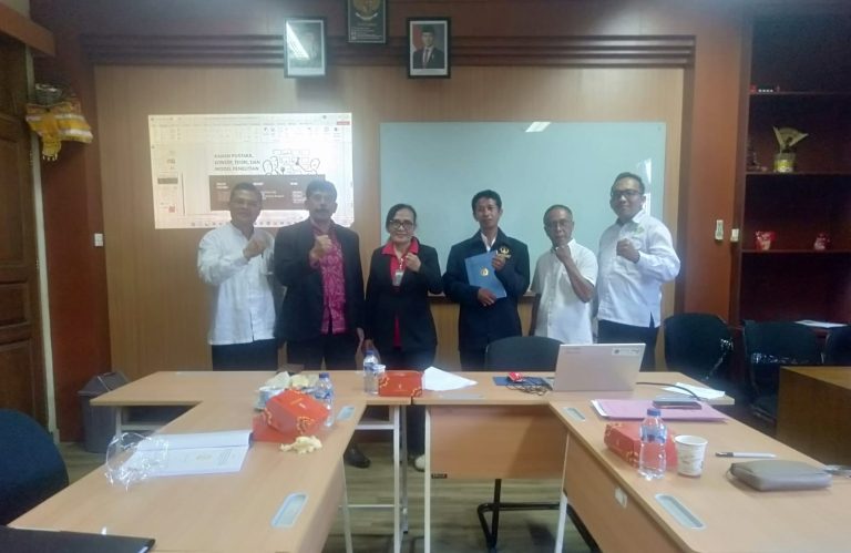 Penguat Moderasi Beragama: Mahasiswa S3 UHN Sugriwa Bedah Eksistensi Prajuru Desa Adat Tengkudak Tabanan