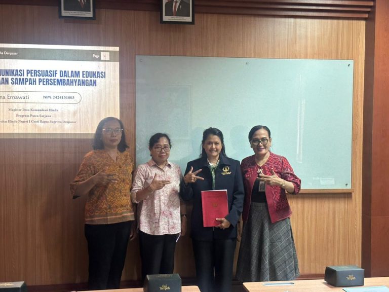 Harmoni Lingkungan di Ruang Suci: Mahasiswa S2 UHN Sugriwa Bedah Strategi Komunikasi Edukasi Sampah di Pura Agung Jagatnatha