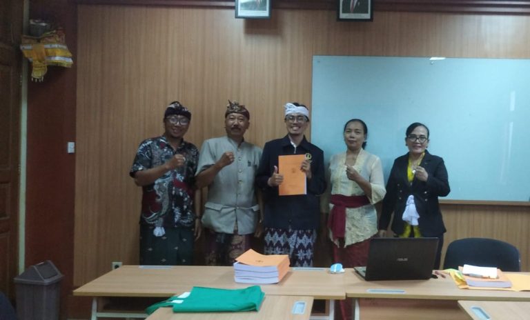 Kupas Nilai Karakter Sastra Bali, Mahasiswa S2 UHN Sugriwa Ari Priantara Sukses Seminar Hasil Tesis