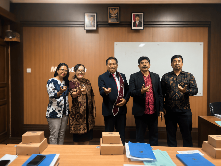 Jangkar Harmoni Nusantara: I Wayan Wira Adnyana Bedah Relasi Kunci Kerukunan Umat Beragama Kota Jayapura di UHN Sugriwa