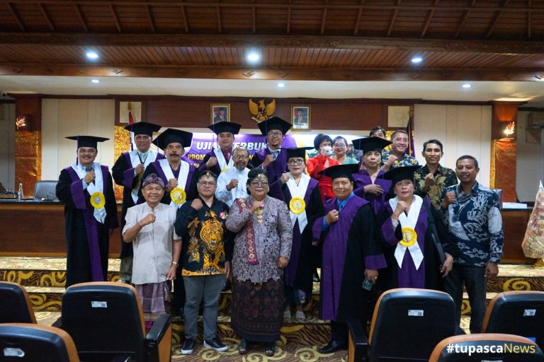 Raih Doktor ke-179 UHN Sugriwa, Ni Ketut Windhi Maretha Bedah Teologi Rsi Yajna Siwaratri di Mataram