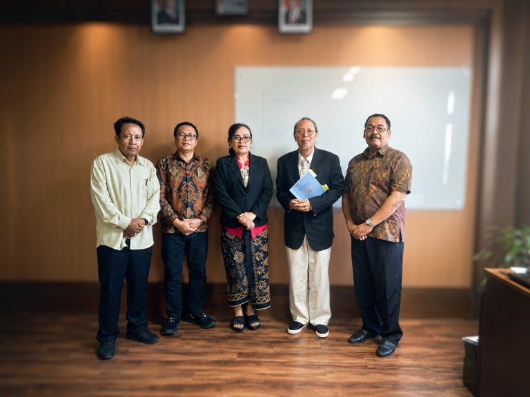 Kupas Teologi Mahayana dalam Ritual YU FO, Jimmu Goh Sukses Jalani Ujian Kualifikasi Disertasi S3 UHN Sugriwa