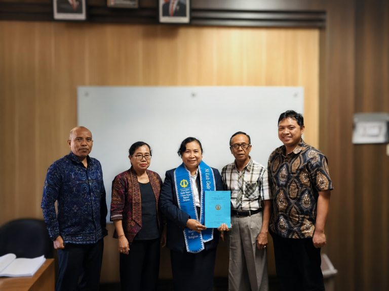 Kupas Dinamika Karma Yoga, Mahasiswa S2 UHN Sugriwa Ni Luh Gede Tehniadi Bedah Implementasi Altruisme di Desa Adat Petiga