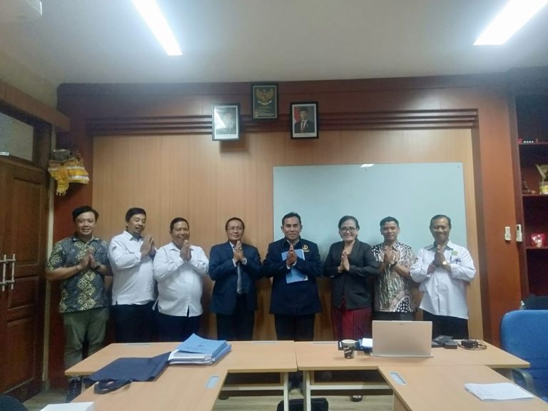 Kupas Eksistensi Pelinggih Ratu Kepandean, I Gede Sugiarka Maju Ujian Proposal Disertasi S3 UHN Sugriwa