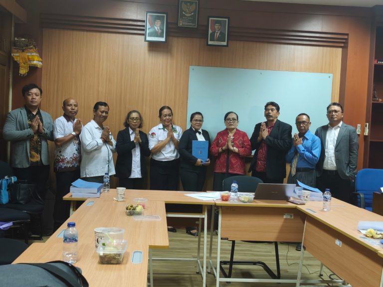 Bedah Pola Asuh Bali Aga Sembiran, Kadek Ari Wisudayanti Sukses Jalani Ujian Tertutup Disertasi S3 UHN Sugriwa