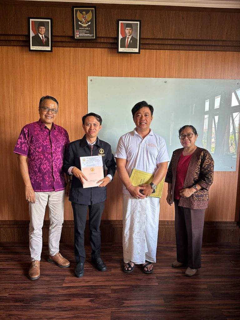 Bedah Tata Kelola Wisata Air Terjun Aling-Aling, Dewa Ari Lalui Ujian Pra Tesis S2 UHN Sugriwa