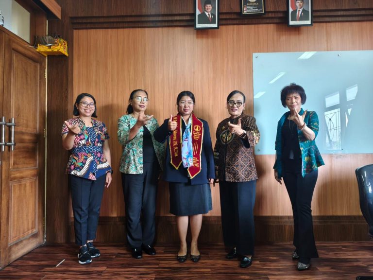 oroti Komunikasi Remaja ‘Fatherless’ di Panti Asuhan, Sitaresmi Lalui Ujian Tesis S2 UHN Sugriwa