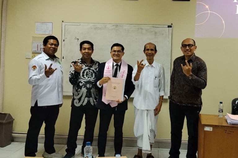 Kupas Akses Pelatihan Perhotelan & Strata Ekonomi, Agus Bramadi Lalui Ujian Tesis S2 UHN Sugriwa